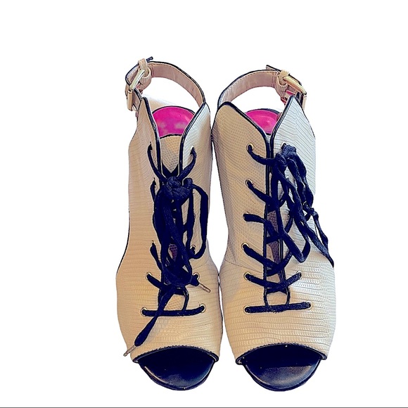 Juicy Couture Lace Up Open Toe Heels Size 10 - Picture 16 of 16